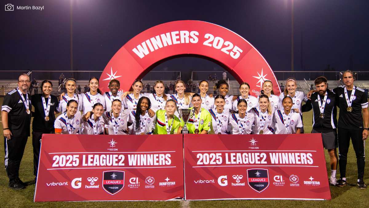 L1ON PHOTO – 2025-08-04T085956.042 Woodbridge with women's league2 trophy